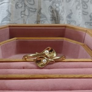Vintage Avon Goldtone Calle Lily Bracelet